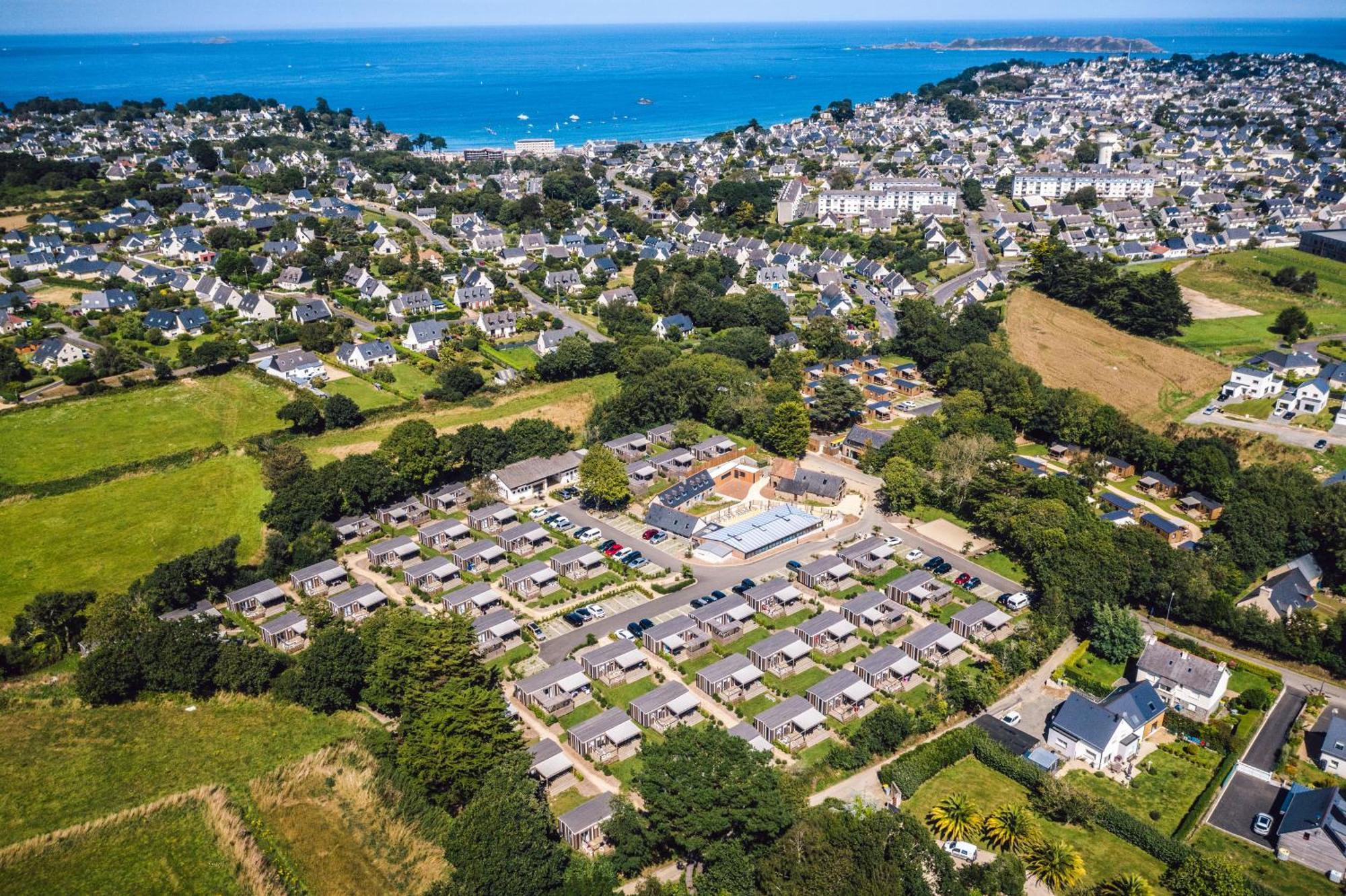 Camping maeva Respire Le Village Perrosien Esterno foto